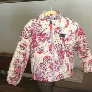 Very cute Patagonia thin puffer jkt/down sweater.